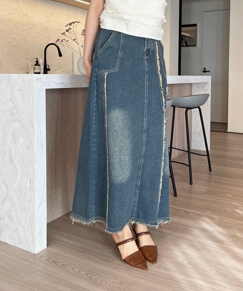 Jewelobe（ジュエローブ）の「フリンジディテールロングデニムスカート（デニムスカート・レディース・ネイビー・M/S）」の4枚目の写真