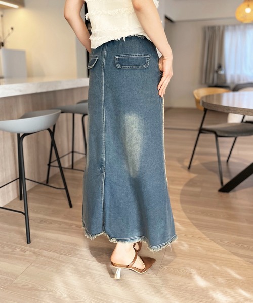Jewelobe（ジュエローブ）の「フリンジディテールロングデニムスカート（デニムスカート・レディース・ネイビー・M/S）」の5枚目の写真