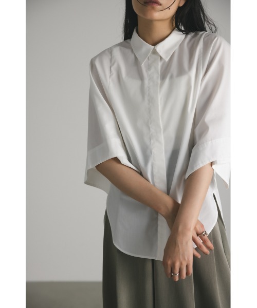 STYLEMIXER(スタイルミキサー)の「スリットベルスリーブシャツ(シャツ/ブラウス・レディース・ホワイト/ブラック系その他/ネイビー・FREE)」の6枚目の写真