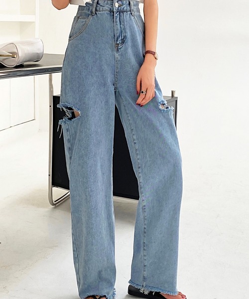 Sibra(シブラ)の「ダメージデニムパンツ(デニムパンツ・レディース・サックスブルー/ブラック・S/M/L)」の1枚目の写真