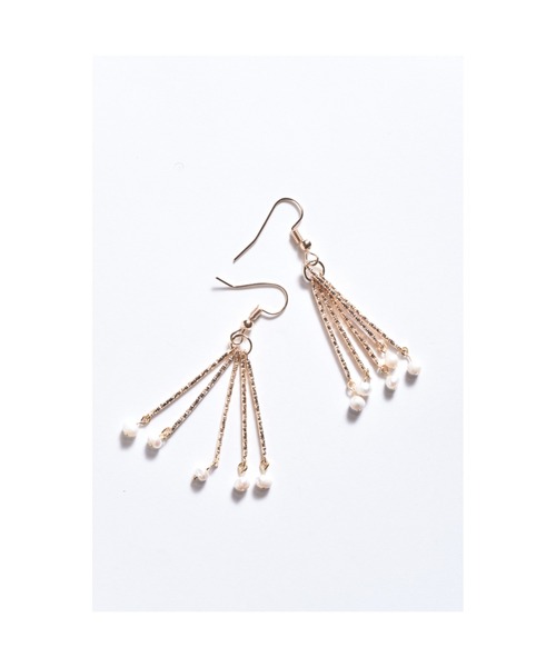 tone(トーン)の「【Astyle】淡水パール5連スティックステンレスピアス(MA)(ピアス(両耳用)・レディース・ゴールド・FREE)」の1枚目の写真