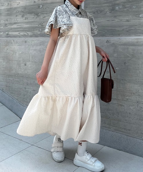 Lamoa（ラモア）の「【Lamoa】/花柄エンボスキャミワンピース（ワンピース・レディース・アイボリー/ブラック・MEDIUM）」の2枚目の写真