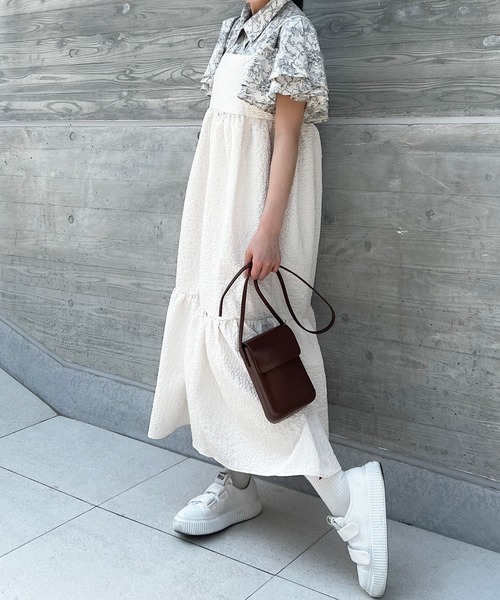 Lamoa（ラモア）の「【Lamoa】/花柄エンボスキャミワンピース（ワンピース・レディース・アイボリー/ブラック・MEDIUM）」の3枚目の写真