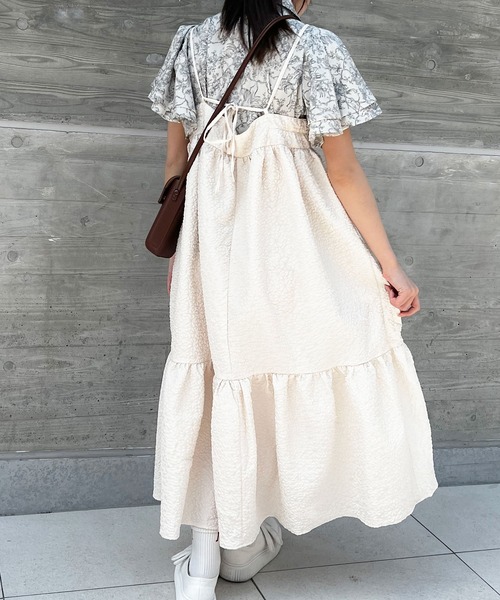 Lamoa（ラモア）の「【Lamoa】/花柄エンボスキャミワンピース（ワンピース・レディース・アイボリー/ブラック・MEDIUM）」の5枚目の写真