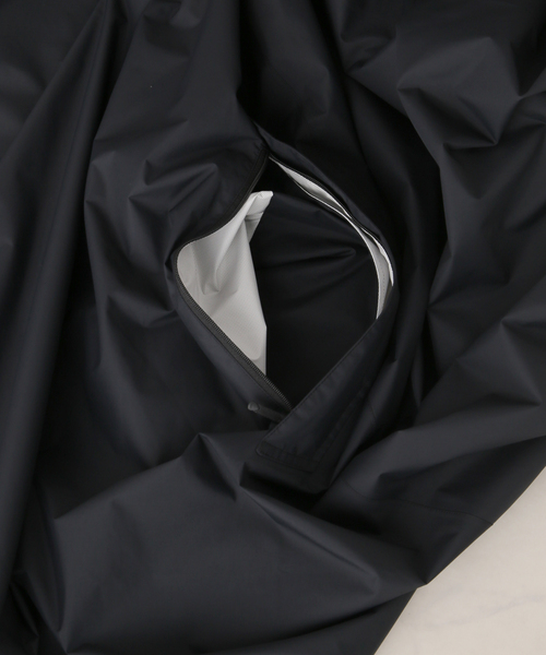 THE NORTH FACE（ザノースフェイス）の「【THE NORTH FACE/ノースフェイス】Access ポンチョ（ポンチョ・レディース・カーキ/ブラック・LARGE）」の4枚目の写真