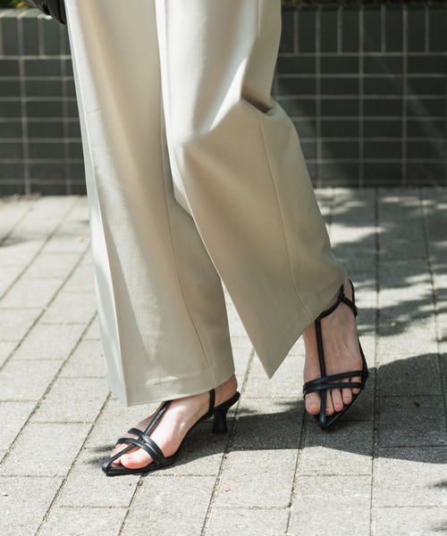 SENSE OF PLACE by URBAN RESEARCH（センスオブプレイスバイアーバンリサーチ）の「ポインテッドナローストラップサンダル（サンダル・レディース・シルバー/ホワイト/ブラック・SMALL/MEDIUM/LARGE）」の3枚目の写真