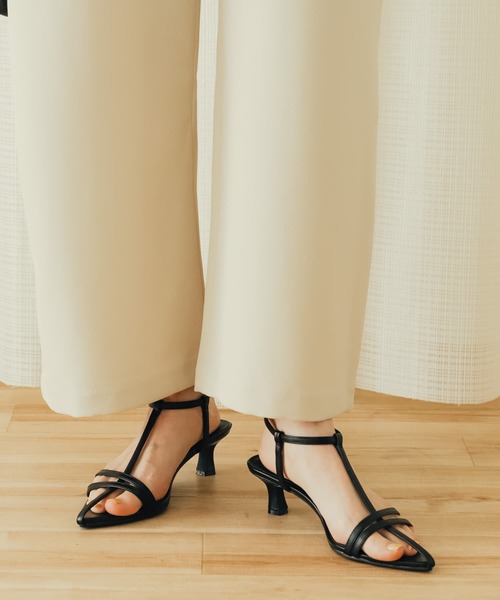 SENSE OF PLACE by URBAN RESEARCH（センスオブプレイスバイアーバンリサーチ）の「ポインテッドナローストラップサンダル（サンダル・レディース・シルバー/ホワイト/ブラック・SMALL/MEDIUM/LARGE）」の9枚目の写真