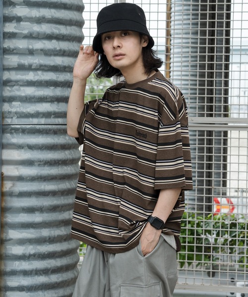 kutir(クティール)の「オーバーサイズマルチボーダーTシャツ(Tシャツ/カットソー・メンズ・グレー/ブラック/ブラウン・MEDIUM/LARGE)」の1枚目の写真