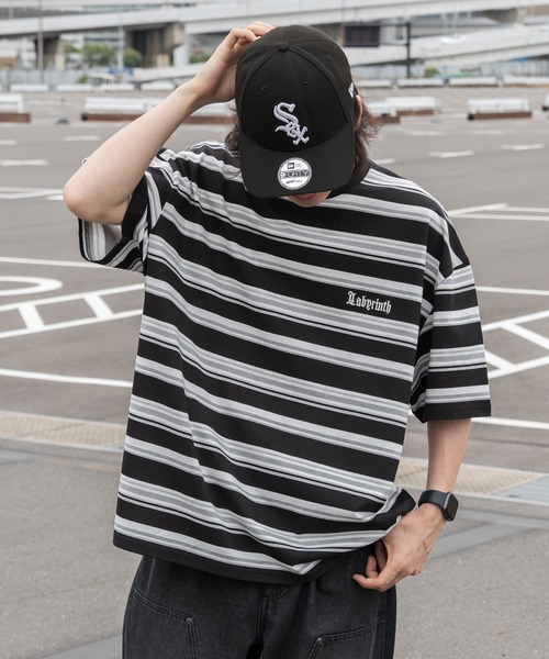 kutir(クティール)の「オーバーサイズマルチボーダーTシャツ(Tシャツ/カットソー・メンズ・グレー/ブラック/ブラウン・MEDIUM/LARGE)」の5枚目の写真