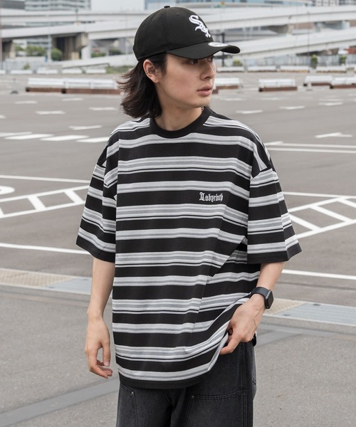 kutir(クティール)の「オーバーサイズマルチボーダーTシャツ(Tシャツ/カットソー・メンズ・グレー/ブラック/ブラウン・MEDIUM/LARGE)」の4枚目の写真