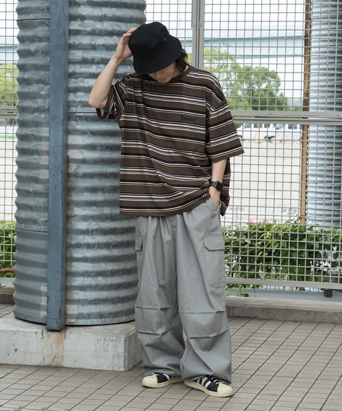 kutir(クティール)の「オーバーサイズマルチボーダーTシャツ(Tシャツ/カットソー・メンズ・グレー/ブラック/ブラウン・MEDIUM/LARGE)」の19枚目の写真