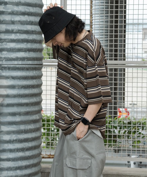 kutir(クティール)の「オーバーサイズマルチボーダーTシャツ(Tシャツ/カットソー・メンズ・グレー/ブラック/ブラウン・MEDIUM/LARGE)」の16枚目の写真