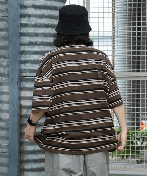 kutir(クティール)の「オーバーサイズマルチボーダーTシャツ(Tシャツ/カットソー・メンズ・グレー/ブラック/ブラウン・MEDIUM/LARGE)」の17枚目の写真