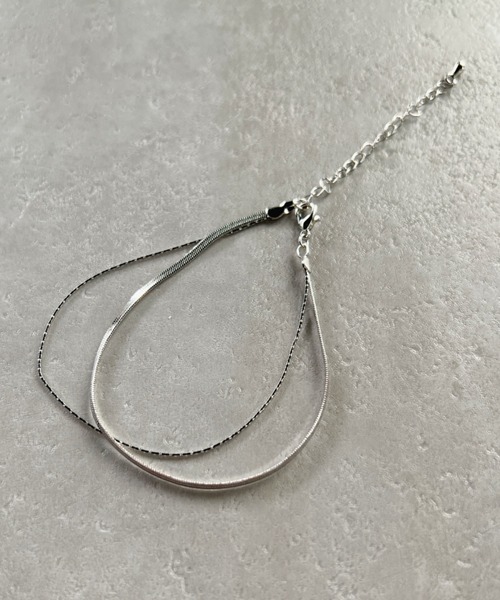 iso（イソ）の「レイヤードナローブレスレット（ブレスレット・レディース・シルバー/ゴールド・FREE）」の8枚目の写真