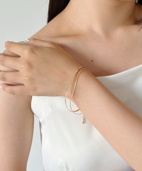 iso（イソ）の「レイヤードナローブレスレット（ブレスレット・レディース・シルバー/ゴールド・FREE）」の14枚目の写真