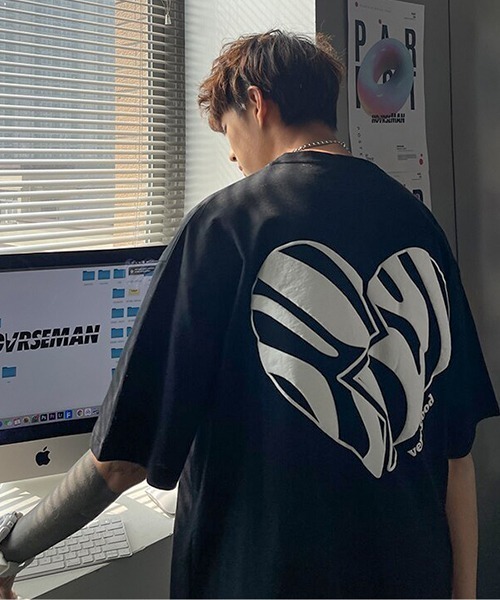 WARAIJOGO（ワライジョウゴ）の「【WARAIJOGO】モノトーンハートプリントオーバーサイズTシャツ(NEZ)（Tシャツ/カットソー・メンズ・ブラック/ホワイト・FREE）」の2枚目の写真
