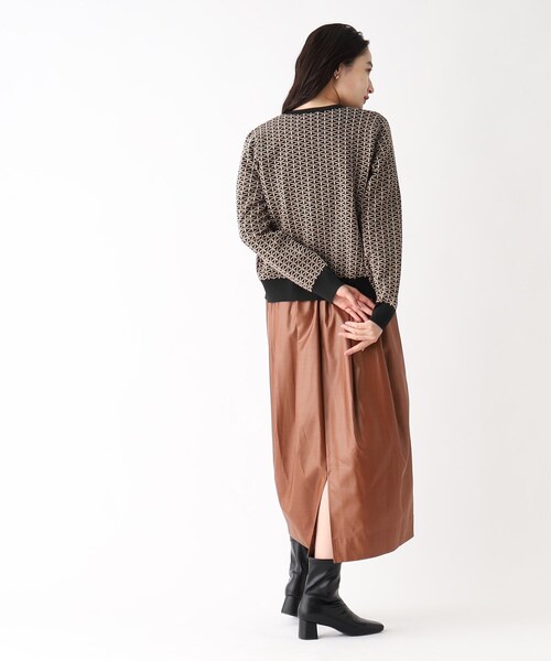 OPAQUE.CLIP(オペークドットクリップ)の「◆ジオメトリックジャカードニットカーディガン【洗濯機洗い可】(カーディガン/ボレロ・レディース・ブラック系/ピンク系・38/40)」の4枚目の写真