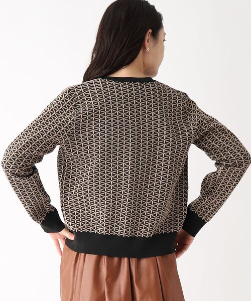 OPAQUE.CLIP(オペークドットクリップ)の「◆ジオメトリックジャカードニットカーディガン【洗濯機洗い可】(カーディガン/ボレロ・レディース・ブラック系/ピンク系・38/40)」の7枚目の写真