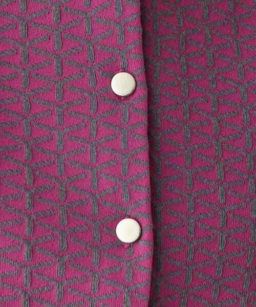 OPAQUE.CLIP(オペークドットクリップ)の「◆ジオメトリックジャカードニットカーディガン【洗濯機洗い可】(カーディガン/ボレロ・レディース・ブラック系/ピンク系・38/40)」の18枚目の写真