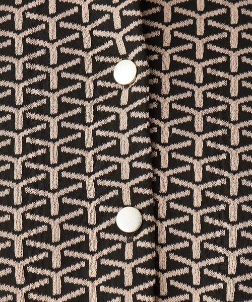 OPAQUE.CLIP(オペークドットクリップ)の「◆ジオメトリックジャカードニットカーディガン【洗濯機洗い可】(カーディガン/ボレロ・レディース・ブラック系/ピンク系・38/40)」の19枚目の写真
