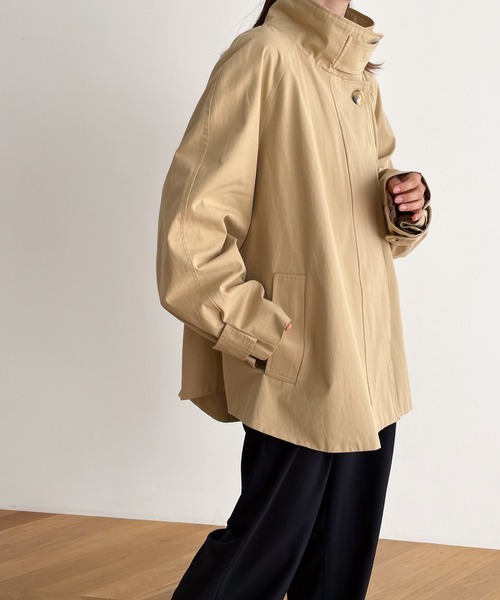 CANAL JEAN(キャナルジーン)の「El mar(エルマール) スタンドカラーハーフトレンチコート(トレンチコート・レディース・ベージュ・ONE SIZE)」の2枚目の写真