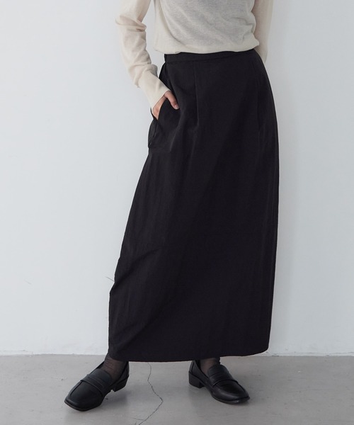 for/c（フォーシー）の「撥水ナイロンヴィンテージコクーンスカート【サスティナブル】（スカート・レディース・アイボリー/ブラック・M/L）」の5枚目の写真