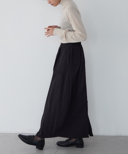 for/c（フォーシー）の「撥水ナイロンヴィンテージコクーンスカート【サスティナブル】（スカート・レディース・アイボリー/ブラック・M/L）」の8枚目の写真