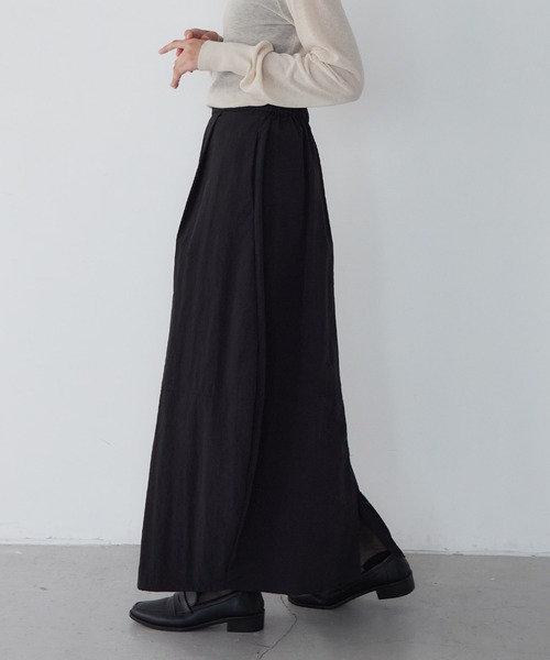 for/c（フォーシー）の「撥水ナイロンヴィンテージコクーンスカート【サスティナブル】（スカート・レディース・アイボリー/ブラック・M/L）」の9枚目の写真