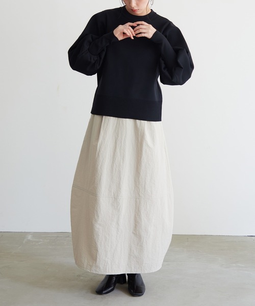 for/c（フォーシー）の「撥水ナイロンヴィンテージコクーンスカート【サスティナブル】（スカート・レディース・アイボリー/ブラック・M/L）」の16枚目の写真
