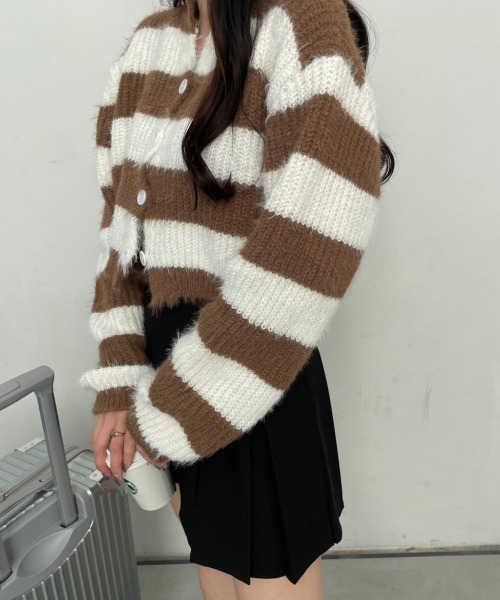 nemne store(ネンネストア)の「《Delfy》シャギーボーダーカーディガン(カーディガン/ボレロ・レディース・ブラック/ブラウン/ネイビー・フリー)」の4枚目の写真
