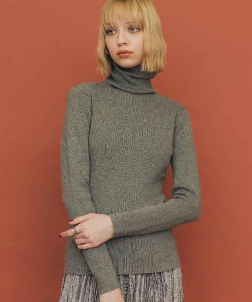 casane（カサネ）の「ラメリブタートルニット（ニット/セーター・レディース・アイボリー/ブラック/パープル/シルバー/ブラウン/ベージュ・FREE）」の18枚目の写真