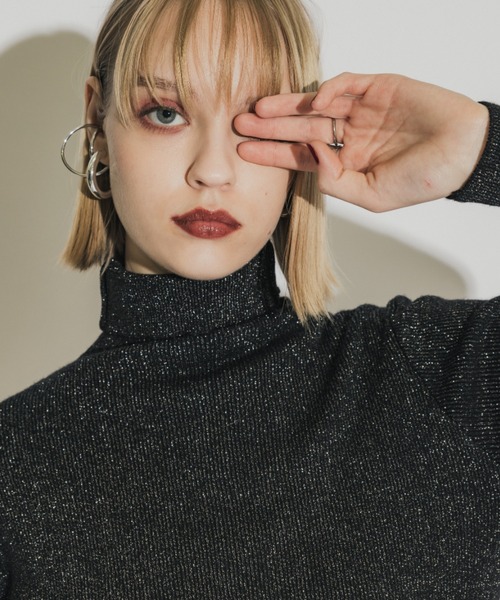 casane（カサネ）の「ラメリブタートルニット（ニット/セーター・レディース・アイボリー/ブラック/パープル/シルバー/ブラウン/ベージュ・FREE）」の7枚目の写真