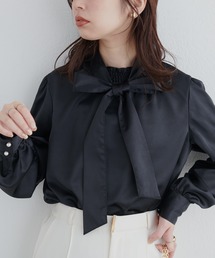 natural couture | ボウタイ付き衿シャーリングサテンブラウス(シャツ/ブラウス)