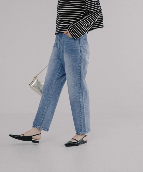 URBAN RESEARCH（アーバンリサーチ）の「ワイドテーパードデニムパンツ（デニムパンツ・レディース・ホワイト/インディゴブルー・38/36）」の5枚目の写真