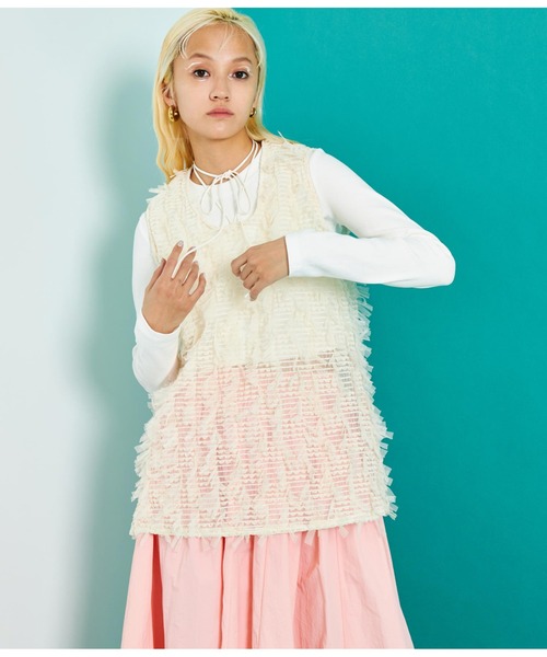 Settimissimo（セッティミッシモ）の「チュール フリンジ ジャガード ロープ付き ジレ ベスト（ベスト・レディース・アイボリー/ブラック・FREE）」の5枚目の写真