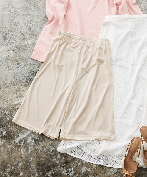 Pierrot(ピエロ)の「丈が選べるペチコートパンツ(インナーウェア/肌着・レディース・ブラック/オフホワイト/ベージュ・M/L-Long/M-Long/L)」の4枚目の写真