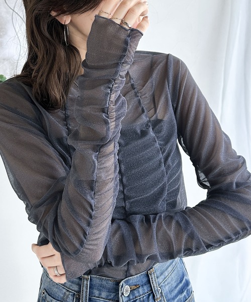 classicalelf(クラシカルエルフ)の「大人フェミニン。前後2way ラメチュールギャザートップス(Tシャツ/カットソー・レディース・モカ/オフホワイト/チャコールグレー/ライトベージュ/ブラック・X-LARGE/SMALL/MEDIUM/LARGE)」の3枚目の写真