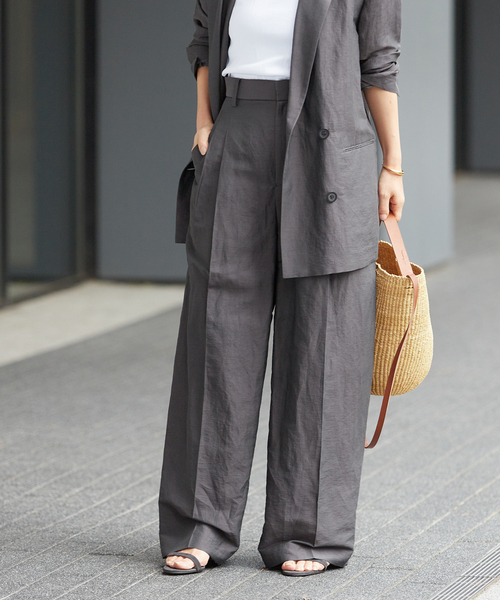 plage(プラージュ)の「VIS/LINEN TUCK WIDE パンツ(スラックス・レディース・チャコールグレー/アイボリー・38/36/34)」の6枚目の写真