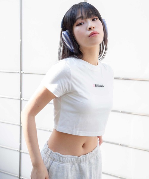 atmos pink（アトモスピンク）の「atmos pink エンブロイダリー ロゴ ショートTシャツ（Tシャツ/カットソー・レディース・ホワイト/ブラック・S/M）」の2枚目の写真