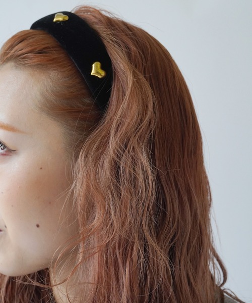 Port（ポート）の「【 Port / ポート 】 クラシック ハート ビジュー カチューシャ（カチューシャ・レディース・ブラック系その他/ブラック系その他3/ブラック/ブラック系その他2/ブラック系その他4・FREE）」の2枚目の写真