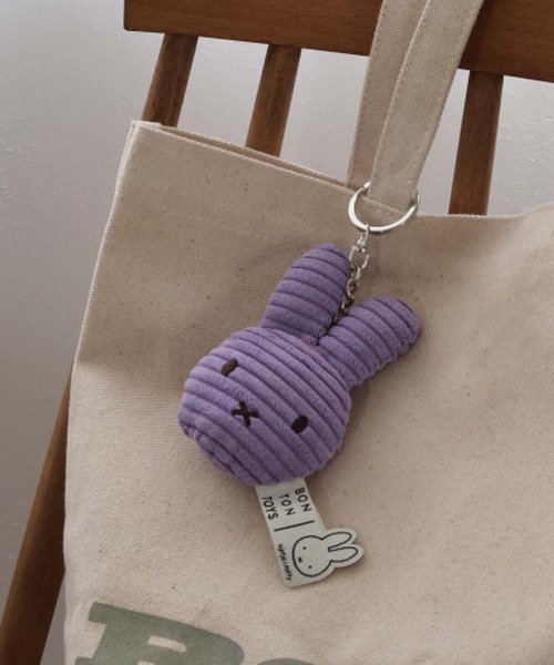 Dick Bruna(ディックブルーナ)の「BON TON TOYS Keychain Miffy Flat(キーホルダー・レディース・オフホワイト/クリーム/ローズ系/オリーブ/ライラック/ブラウン系その他・FREE)」の5枚目の写真