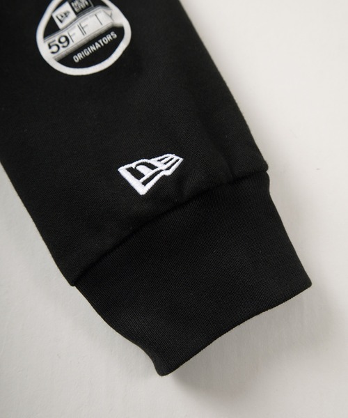 NEW ERA(ニューエラ)の「【NEW ERA/ニューエラ】59FIFTY バイザーステッカーロゴ ワンポイントロゴ&袖プリントデザイン ロングスリーブ/長袖ロンT/レギュラーフィット(Tシャツ/カットソー・メンズ・ホワイト/ブラック・M/L/XL)」の3枚目の写真