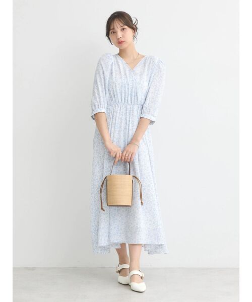 earth music&ecology(アースミュージックアンドエコロジー)の「カシュクール小花柄ワンピース(ワンピース・レディース・オフホワイト/イエロー/ブルー・FREE)」の14枚目の写真