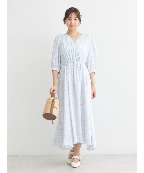 earth music&ecology(アースミュージックアンドエコロジー)の「カシュクール小花柄ワンピース(ワンピース・レディース・オフホワイト/イエロー/ブルー・FREE)」の15枚目の写真