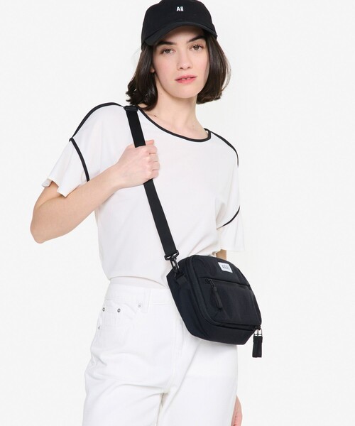 AIGLE(エーグル)の「接触冷感 吸水速乾 ワンポイントロゴ ピスネーム ボートネック パフスリーブ半袖Tシャツ(Tシャツ/カットソー・レディース・ホワイト/オレンジ/ブラック・S/L/M/XS)」の5枚目の写真