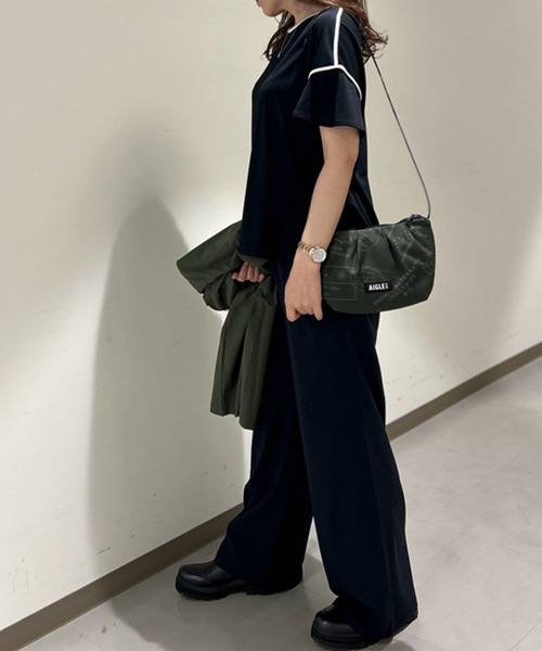 AIGLE(エーグル)の「接触冷感 吸水速乾 ワンポイントロゴ ピスネーム ボートネック パフスリーブ半袖Tシャツ(Tシャツ/カットソー・レディース・ホワイト/オレンジ/ブラック・S/L/M/XS)」の14枚目の写真