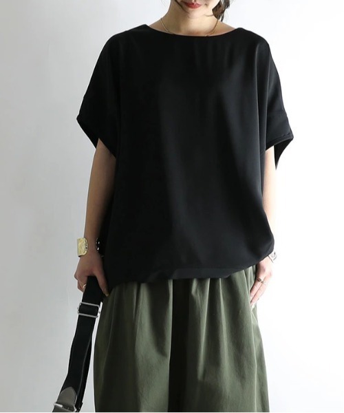 and it_(アンドイット)の「大人ドルマントップス(Tシャツ/カットソー・レディース・オフホワイト/ブラック/ラベンダー/グリーン・M-L)」の2枚目の写真
