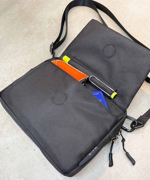 NoiR/ノアール(ノアール)の「NoiR ノアールSwitch shoulder/スイッチ ショルダーバッグ(ショルダーバッグ・メンズ・ブラック系その他/ブラック・FREE)」の9枚目の写真