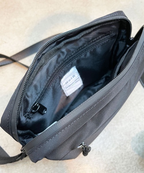 NoiR/ノアール(ノアール)の「NoiR ノアールSwitch shoulder/スイッチ ショルダーバッグ(ショルダーバッグ・メンズ・ブラック系その他/ブラック・FREE)」の6枚目の写真