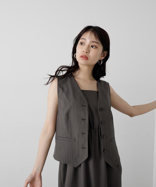 N.(N. Natural Beauty Basic)(エヌエヌナチュラルビューティーベーシック)の「◆ジレ&キャミワンピースセット(ワンピース・レディース・アイボリー/グレイッシュベージュ/チャコールグレー・MEDIUM)」の12枚目の写真